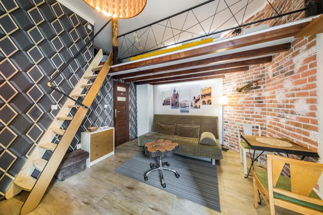 Studio Z Ogrodem Przy Starej Zajezdni Krakow Bagian luar foto