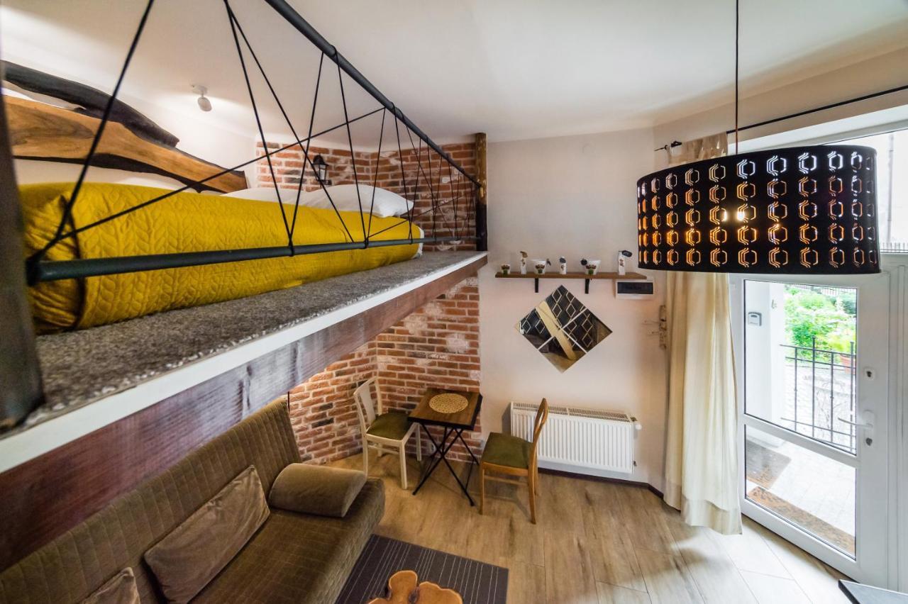 Studio Z Ogrodem Przy Starej Zajezdni Krakow Bagian luar foto