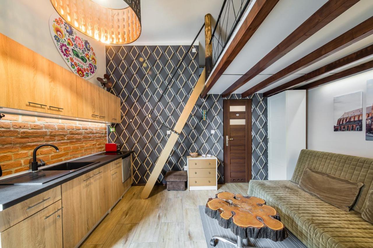 Studio Z Ogrodem Przy Starej Zajezdni Krakow Bagian luar foto