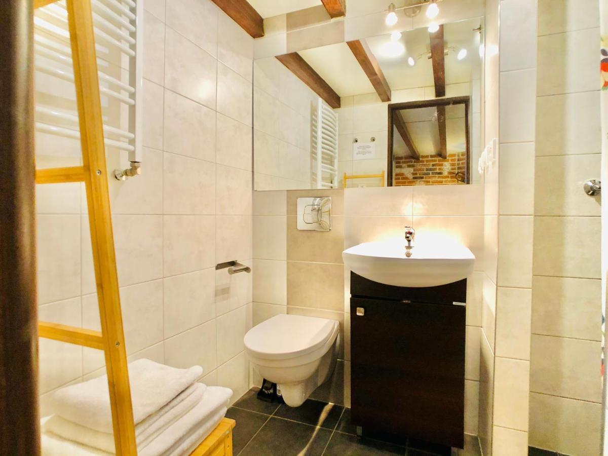 Studio Z Ogrodem Przy Starej Zajezdni Krakow Bagian luar foto