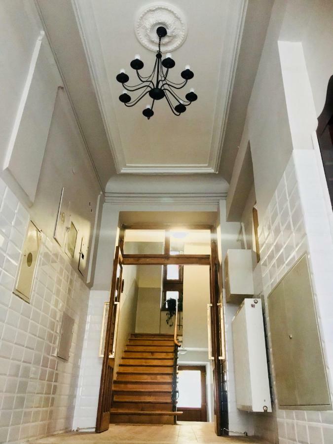 Studio Z Ogrodem Przy Starej Zajezdni Krakow Bagian luar foto