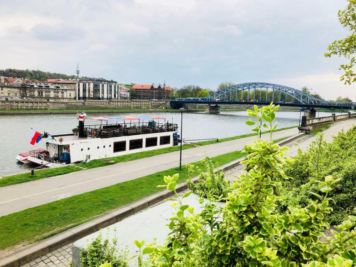 Studio Z Ogrodem Przy Starej Zajezdni Krakow Bagian luar foto